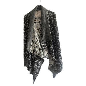 Women’s ONeill Cardigan Black and White Size XLarge Beautiful Warm Preloved